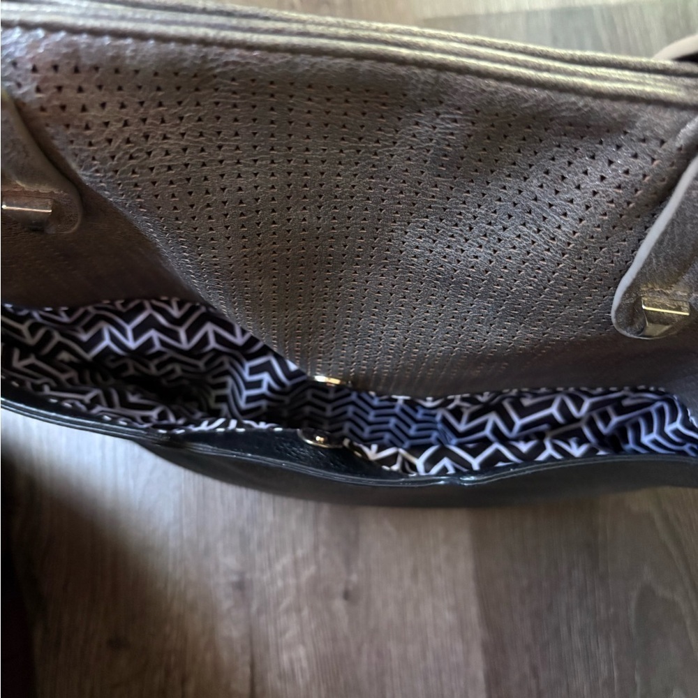 Madison West Boutique Leather Bag – Black & Metallic Gray - Picture 3 of 6